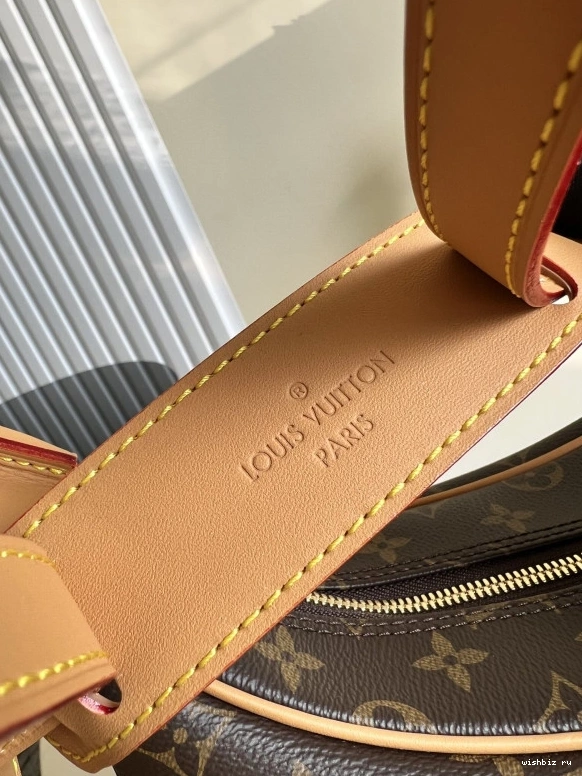 WIS BOULOGNE LOUIS VUITTON 1101